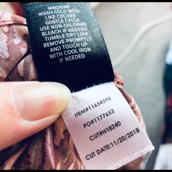 Torrid women brown pink top Aztec pattern, v back slit, sleeveless Sz 3X - Picture 13 of 14